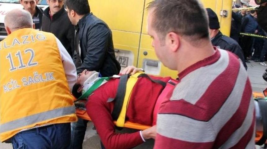 Emekli Polis, Baba İle Oğlunu Yaraladı