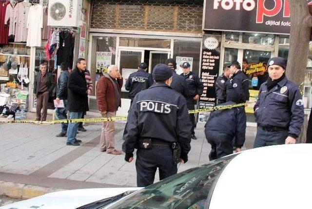 Emekli Polis, Baba İle Oğlunu Yaraladı 2