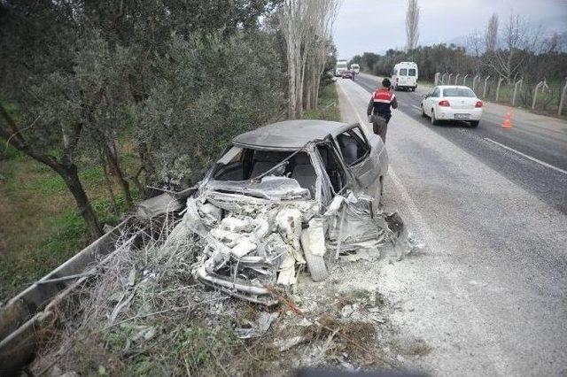 Tırla Hafif Çarpışan Otomobilin Sürücüsü, Bir Kilometre İleride Kamyonun Altında Kaldı