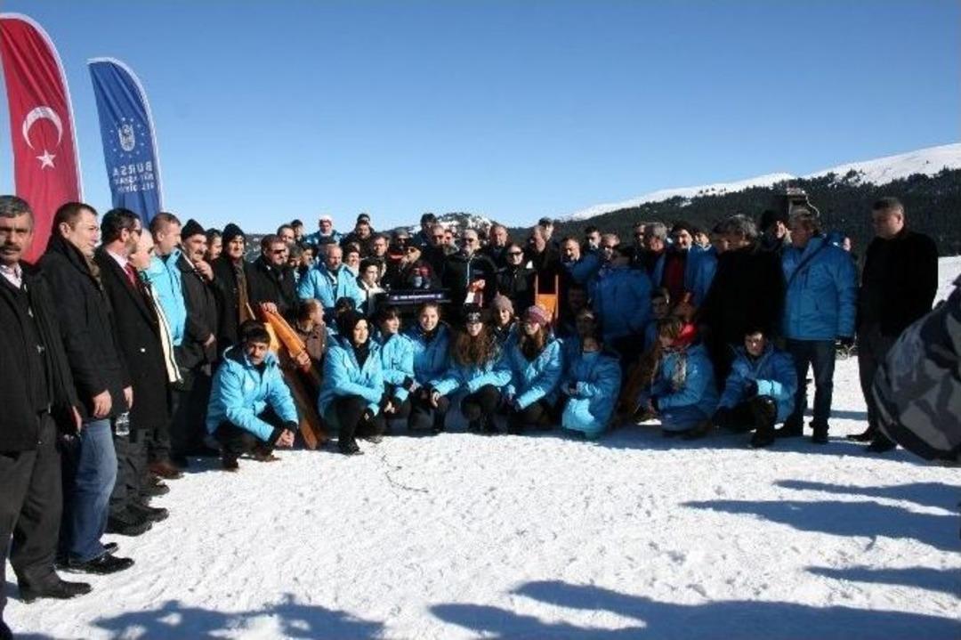 Uludağ&rsquo;da Atlı Kızak Şampiyonası Nefes Kesti