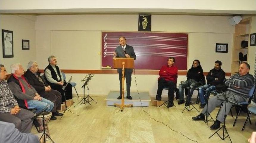 Başkan Haluk Alıcık, Belediye Tsm Korosunu Ziyaret Etti