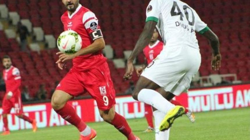 G&ouml;khan'dan Teknik Direkt&ouml;r &Ouml;zdeş'e &Ouml;vg&uuml;