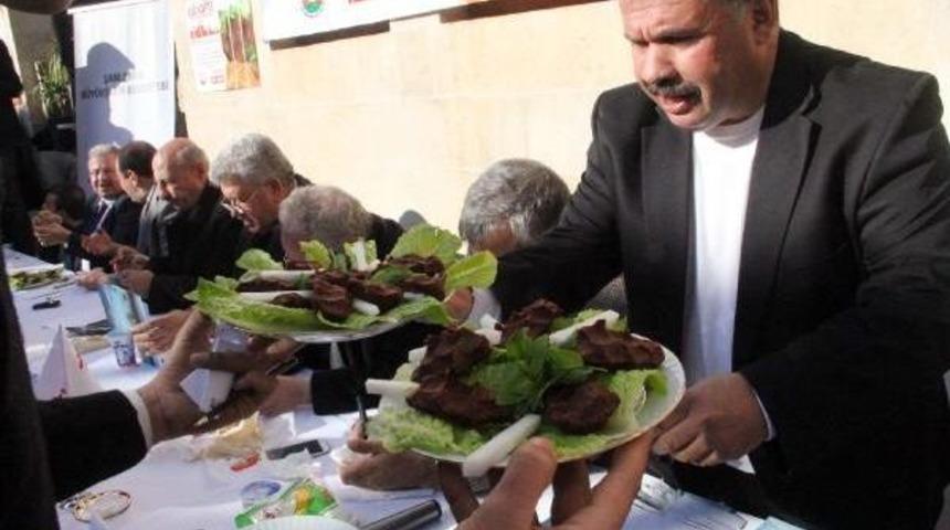 Şanlıurfa'da &Ccedil;iğ K&ouml;fte Yarışması