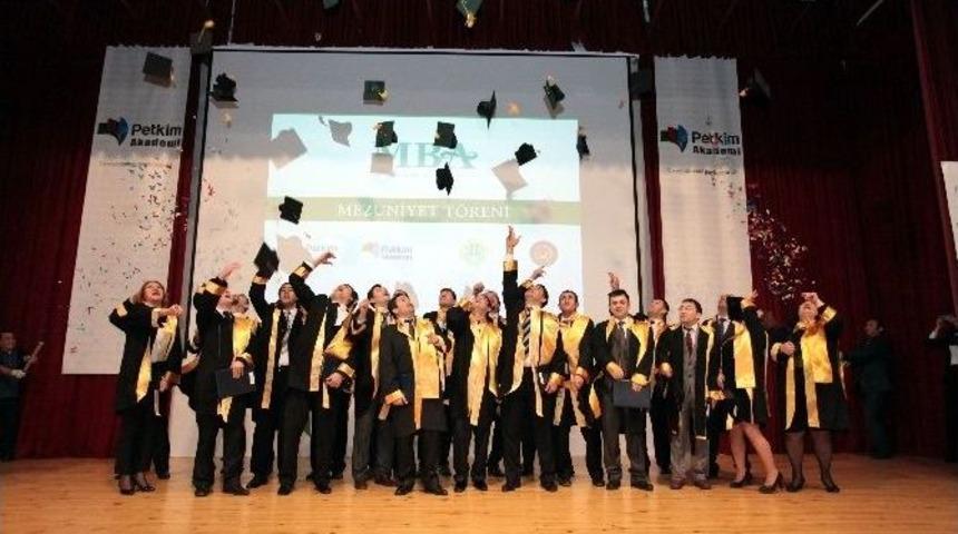 Petkim&rsquo;de Geleceğin Y&ouml;neticileri Mezun Oldu