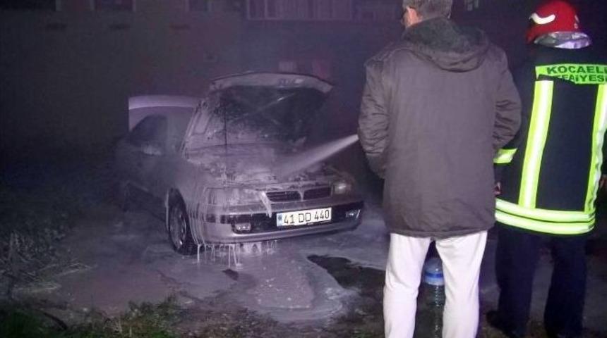 &Ccedil;alıştırmak İstediği Otomobili Aniden Alev Aldı