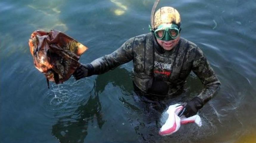 Deniz Dibi Temizliğinde Ahtapot S&uuml;rprizi