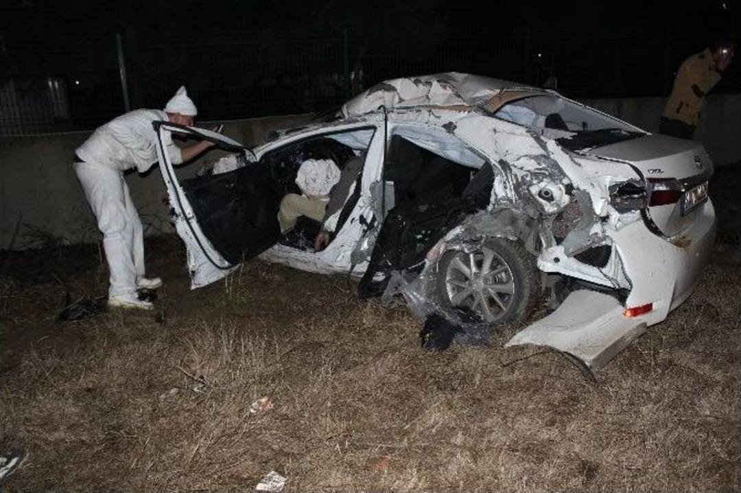 Tır İle Otomobil Kafa Kafaya &Ccedil;arpıştı: 1 &Ouml;l&uuml;, 2 Yaralı