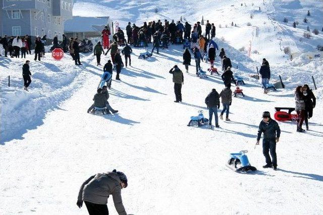 Uludağ&rsquo;da Kayak Pistleri Ralliye D&ouml;nd&uuml; 1