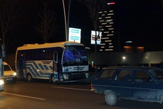 Ankara&rsquo;da 2 Halk Otob&uuml;s&uuml; &Ccedil;arpıştı: 3 Yaralı 1