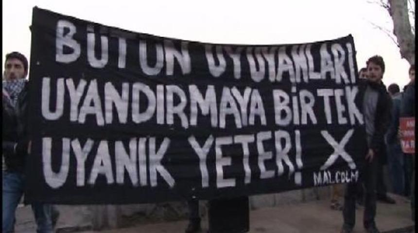 &Ouml;zg&uuml;r-Der'den Doğu T&uuml;rkistan Ve Cumhuriyet Gazetesi Protestosu