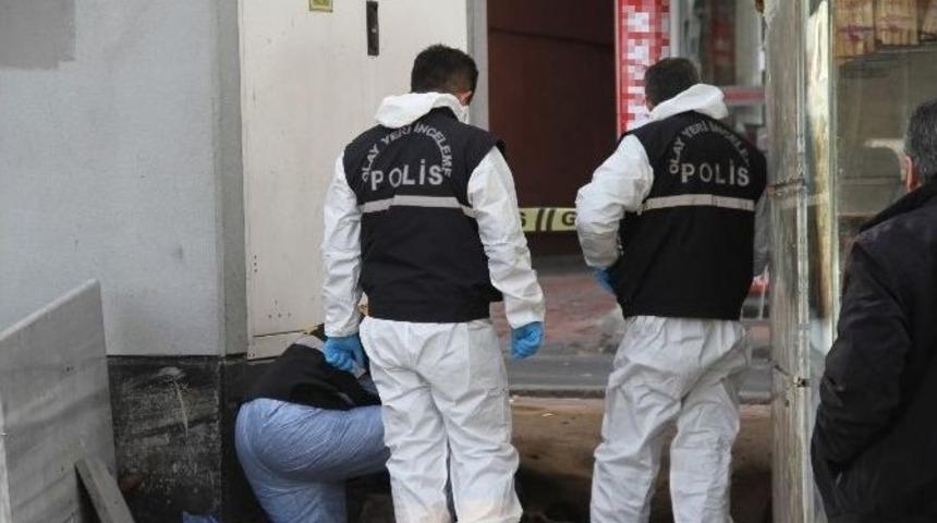 Fatih&rsquo;te Trafonun Yanına Bırakılan Bomba Patladı