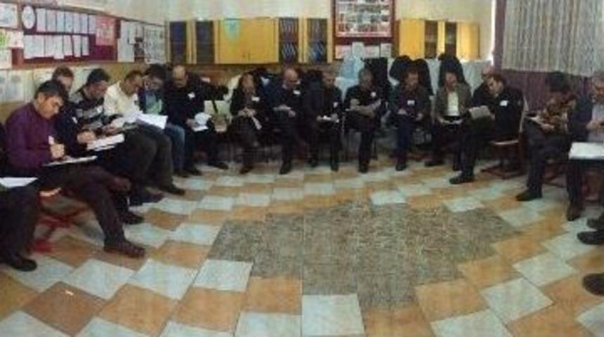 &Ouml;ğretmenlere, &rsquo;&ccedil;&ouml;z&uuml;m Odaklı İletişim&rsquo; Semineri