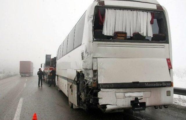 Afyonkarahisar&rsquo;da Zincirleme Trafik Kazası 2