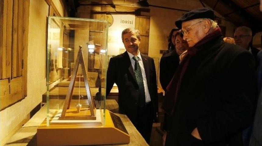 &Ccedil;ek&uuml;l Başkanı S&ouml;zen, İslam Bilim Tarihi M&uuml;zesi&rsquo;ni Ziyaret Etti