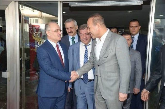 S&ouml;zl&uuml;: &ldquo;cumhuriyetin Y&uuml;k&uuml;, İş&ccedil;ilerimizin Ve Sermayemizin Omuzlarındadır&rdquo; 3