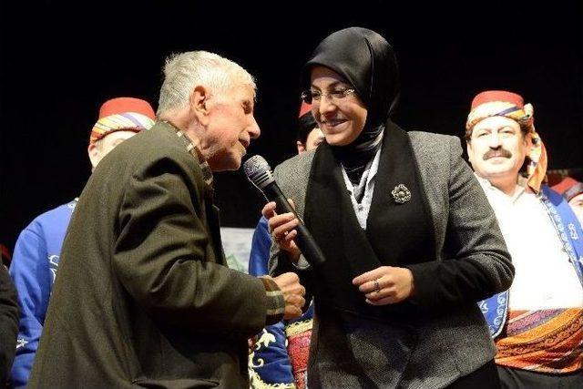 Meram&rsquo;da T&uuml;rk&uuml; Gecesi 1