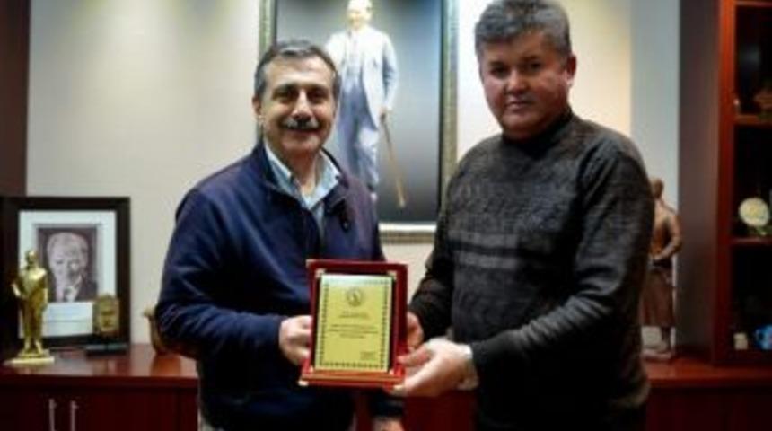 Işıkspor&rsquo;dan Başkan Ata&ccedil;&rsquo;a Plaket