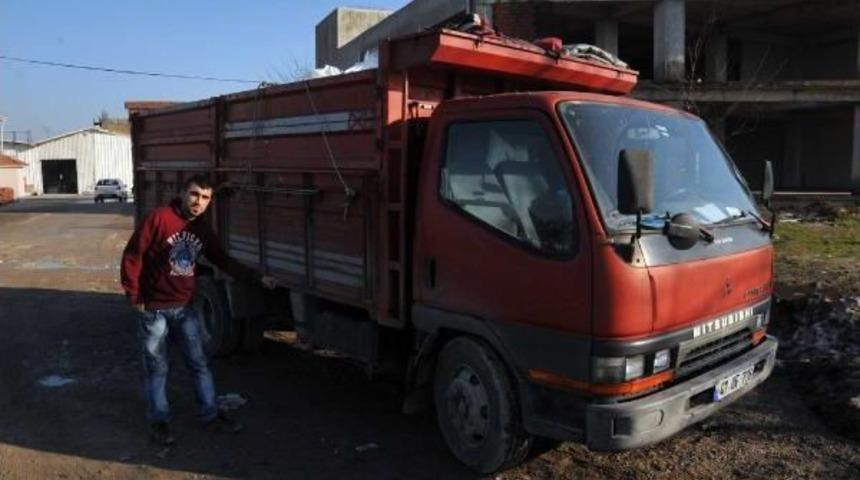 Kamyonundan 1.5 Ayda 8 Kez Yakıt Ve 3 Ak&uuml; &Ccedil;alındı