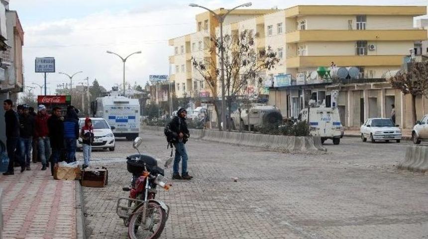 İdil&rsquo;de &Ccedil;ıkan Olaylarda Polis G&ouml;stericileri K&uuml;rt&ccedil;e Uyardı