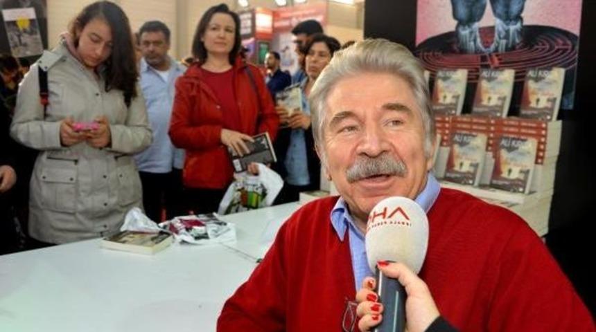 Doğan Kitap Standına Yoğun Ilgi