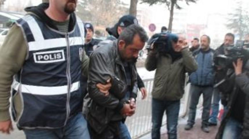 Bolu&rsquo;da &Ouml;ld&uuml;r&uuml;len Kadının Katili Adliyeye &Ccedil;ıkarıldı