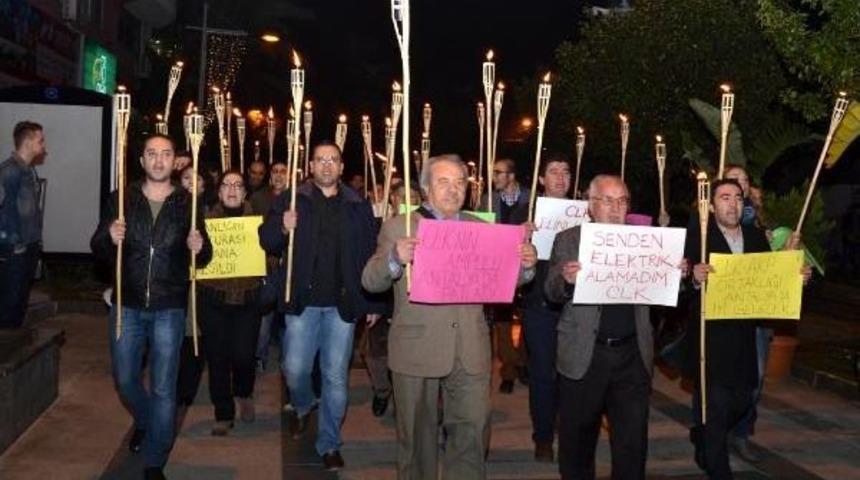 Clk Akdeniz'e Meşaleli Protesto