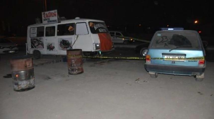 Tekel Bayi Ile Seyyar K&ouml;ftecinin Alkol Kavgası: 1 Yaralı