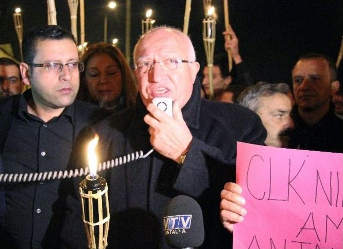 Chp&rsquo;den Elektrik Kesintilerine Meşaleli Ve Mumlu Protesto