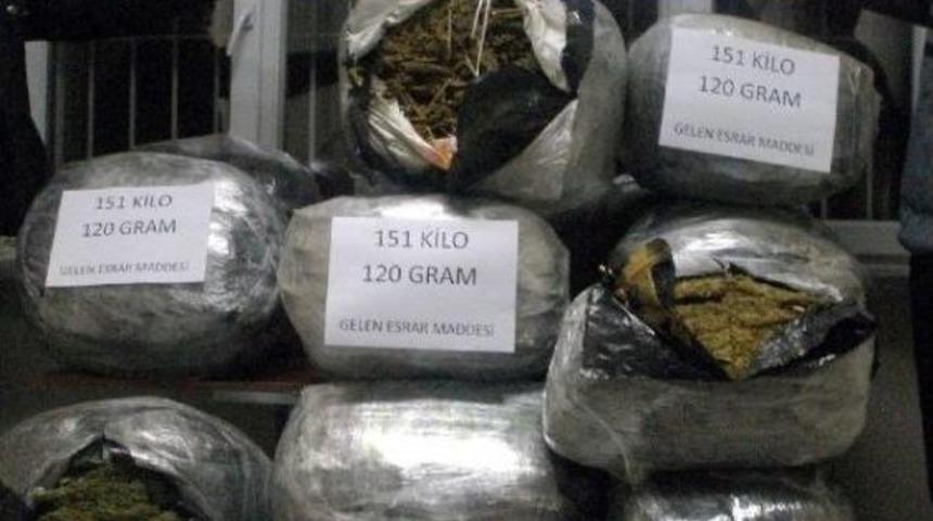 Kamyonda 151 Kilo Esrara 3 Tutuklama