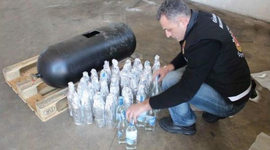 Otomobilin Lpg Tankından 45 Şişe Ka&ccedil;ak I&ccedil;ki &Ccedil;ıktı