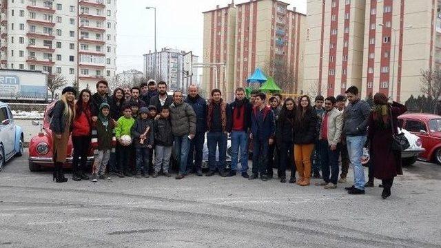 Vosvos Kayseri, Kayseri&rsquo;ye Gelen Doğu T&uuml;rkistanlılara Yardım Etti 1