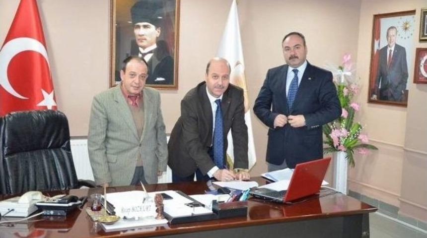 Şuhut Belediyesinden &Ccedil;alışanlarını Sevindirecek İmza