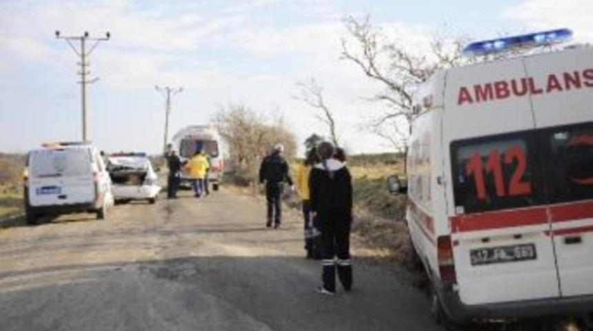 Kazaya Giden Ambulans Polis Otosuna &Ccedil;arptı