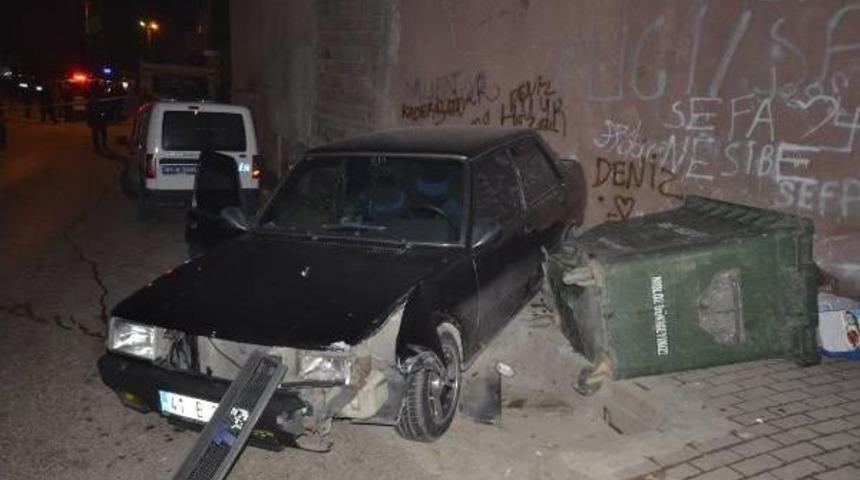 Kaza Yapan Otomobil Hırsızları Yakalandı