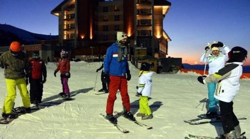 Paland&ouml;ken'de Gece-G&uuml;nd&uuml;z Kayak Ve Eğlence