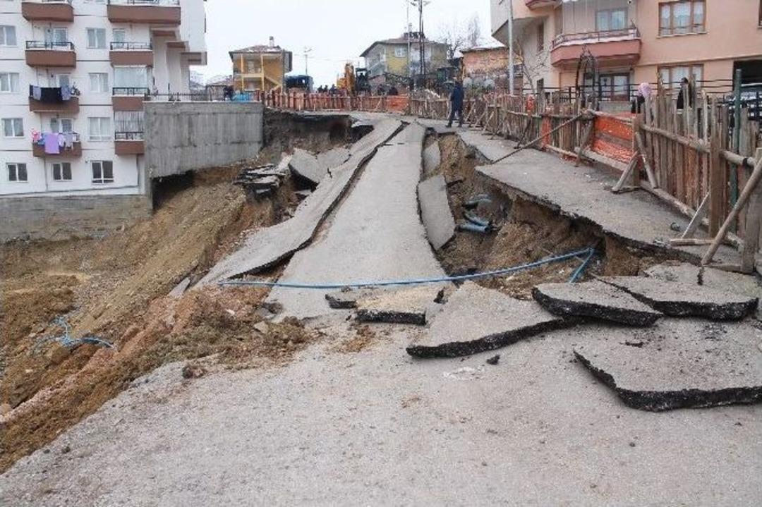 İnşaat Yolun G&ouml;&ccedil;mesine Neden Oldu