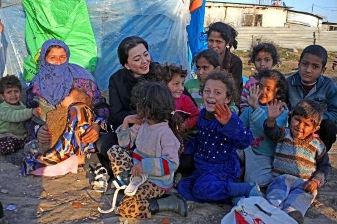 &Ccedil;adırlarda Kalan Suriyelilere 1 Kamyon Dolusu Eşya Yardımı