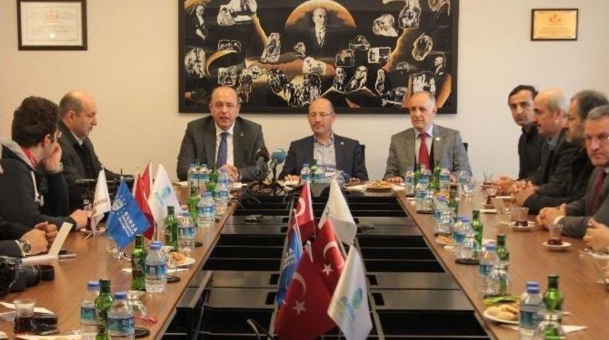 Avm&rsquo;lerin A&ccedil;ılıp Kapanma Saatlerini Valilikler Belirleyecek