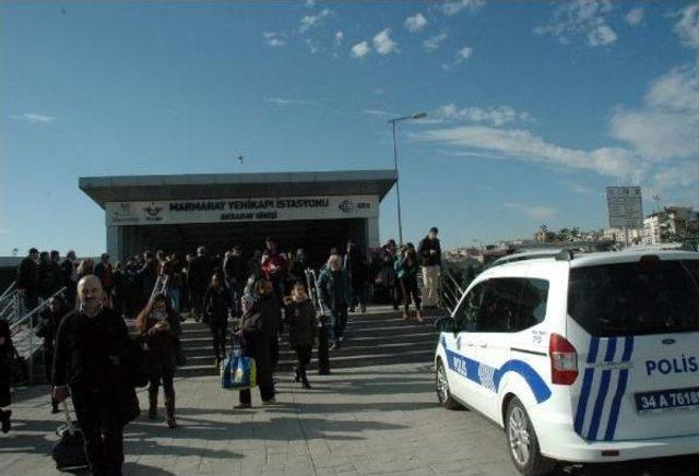 Marmaray İstasyonu&rsquo;Ndaki Ş&uuml;pheli Paket F&uuml;nye Ile Patlatıldı 1