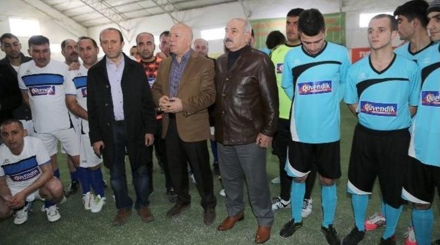 Dayanışma İ&ccedil;in Futbol M&uuml;sabakası