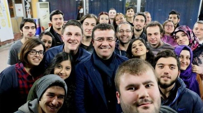 Taş&ccedil;ı Gen&ccedil;lerle Buluştu