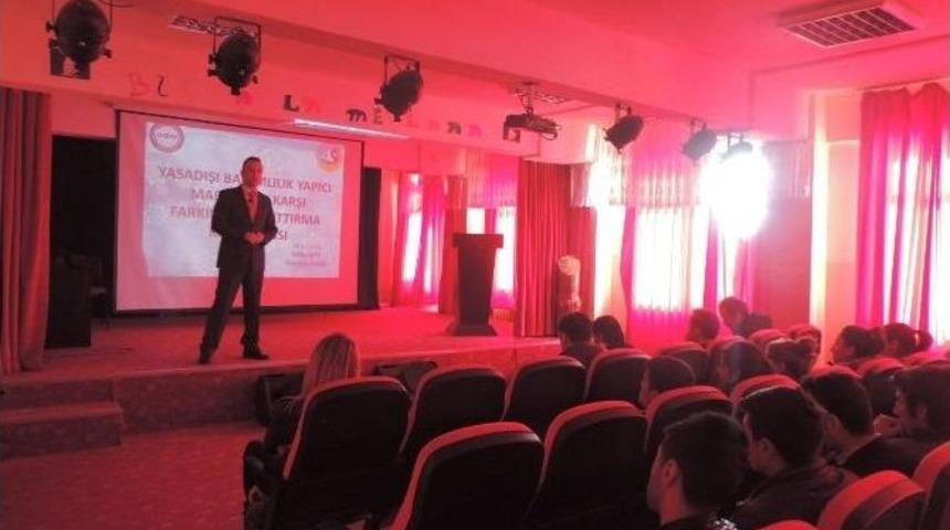 &Ouml;ğrencilere Yasadışı Bağımlılık Yapıcı Maddelere Karşı Farkındalık Arttırma Konferansı Verildi