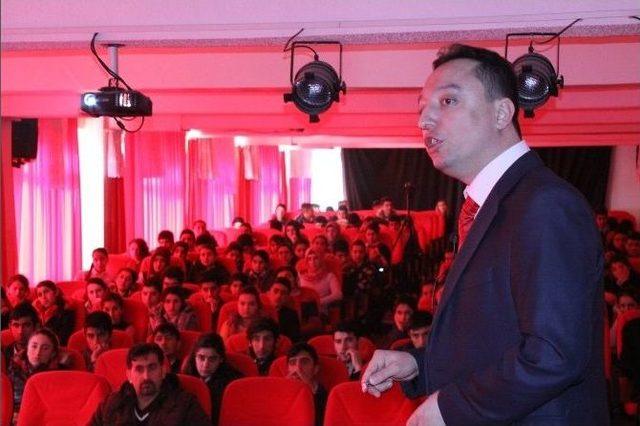 Öğrencilere Yasadışı Bağımlılık Yapıcı Maddelere Karşı Farkındalık Arttırma Konferansı Verildi