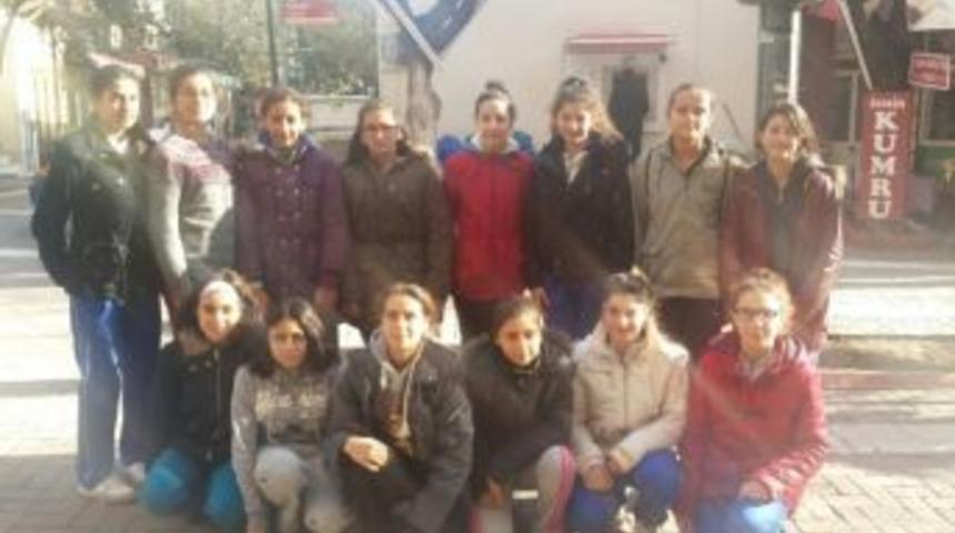 Burhaniyeli Kızlar Balıkesir&rsquo;i Temsil Edecek