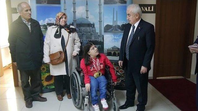 Edirne Valisi Şahin’den Başarılı Sporcuya Altın