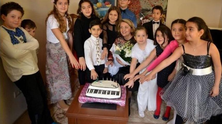 Geleceğin Piyanistlerinden Mini Konser