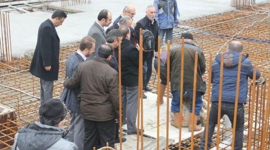 Manyas&rsquo;ta Merkez Cami&rsquo;nin Temeli Atıldı