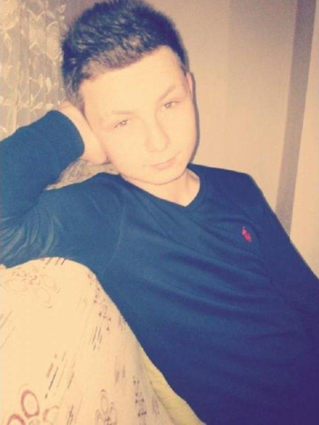 Alkolle Birlikte Uyuşturucu Içen Genç Öldü 1