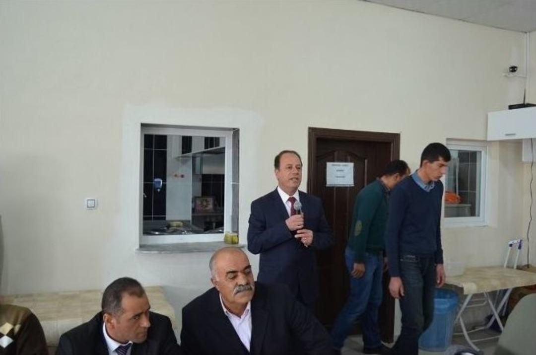 Belediye İş&ccedil;ilerinden Personele Yemek