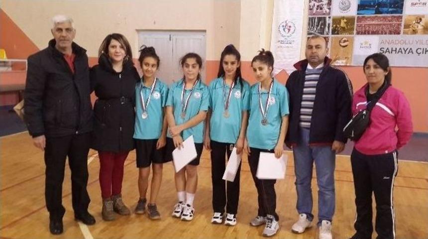 Hakkarili Sporculardan B&uuml;y&uuml;k Başarı